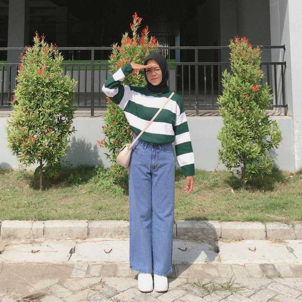 potret Inspirasi OOTD Sweater (instagram.com/lutfizatinn)