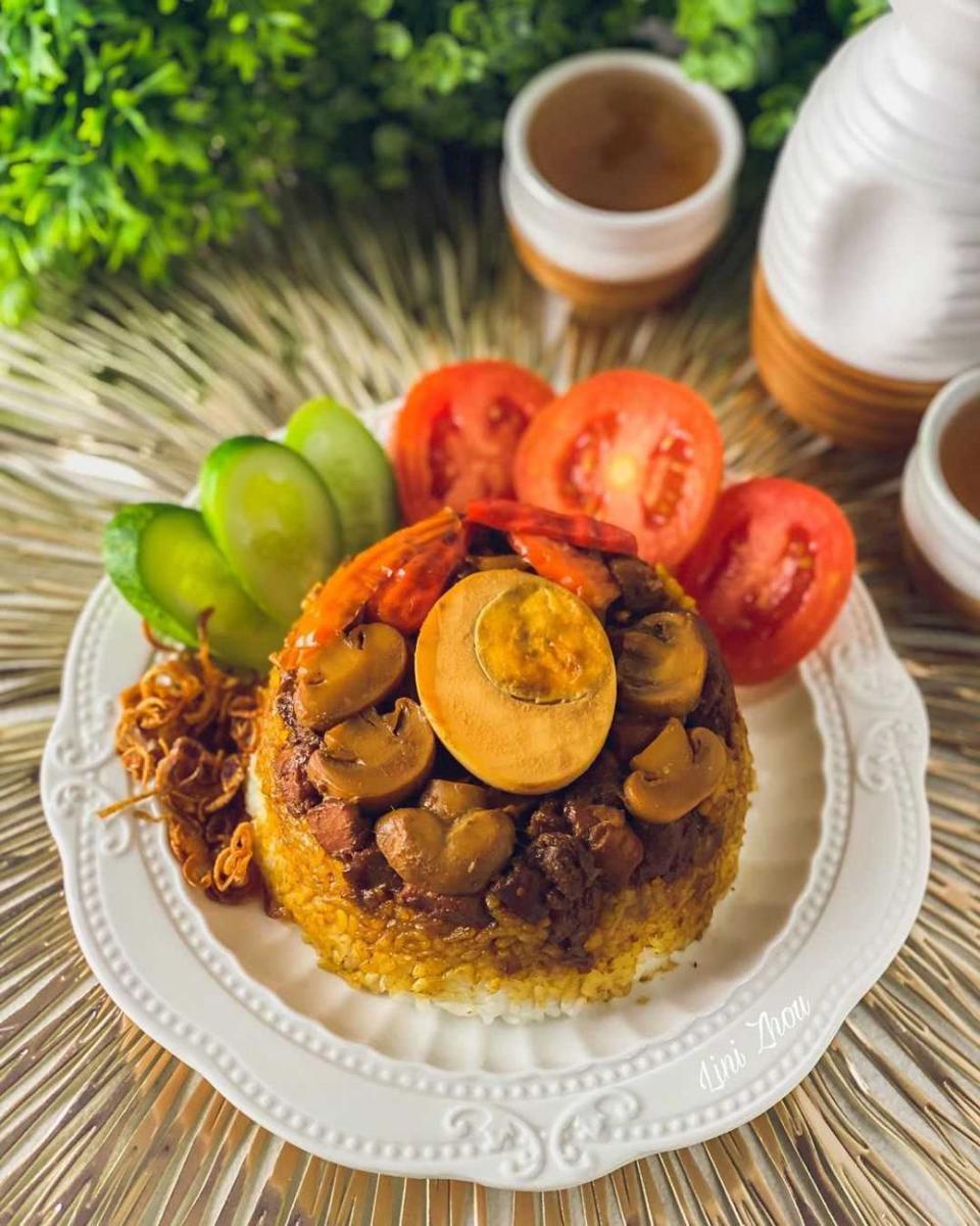 Resep Nasi Tim Ayam Rice Cooker, Ide Menu Sarapan Praktis