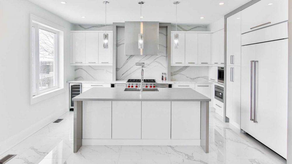 desain dapur monokrom (housedigest.com)