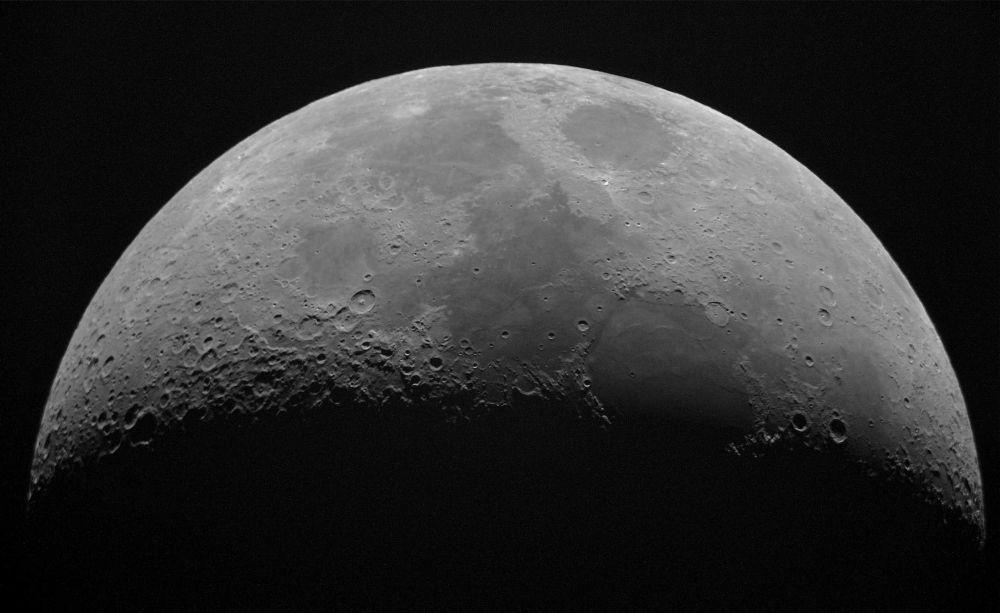 ilustrasi bulan (unsplash.com/@nicolasthomas)
