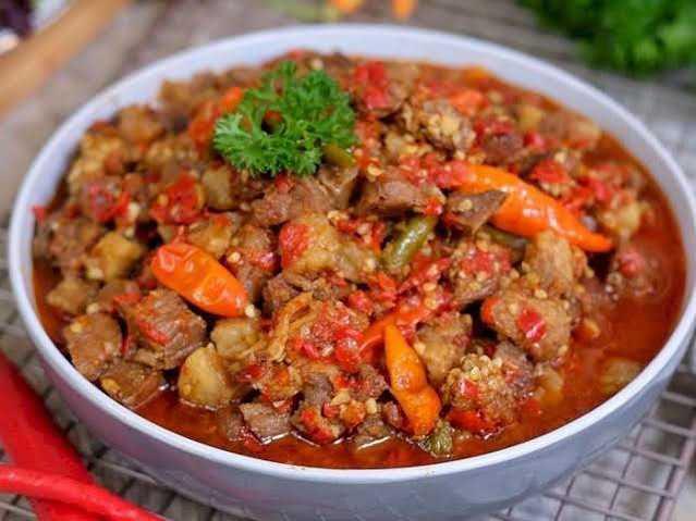 potret oseng mercon daging(instagram.com/sambalnya.oma)