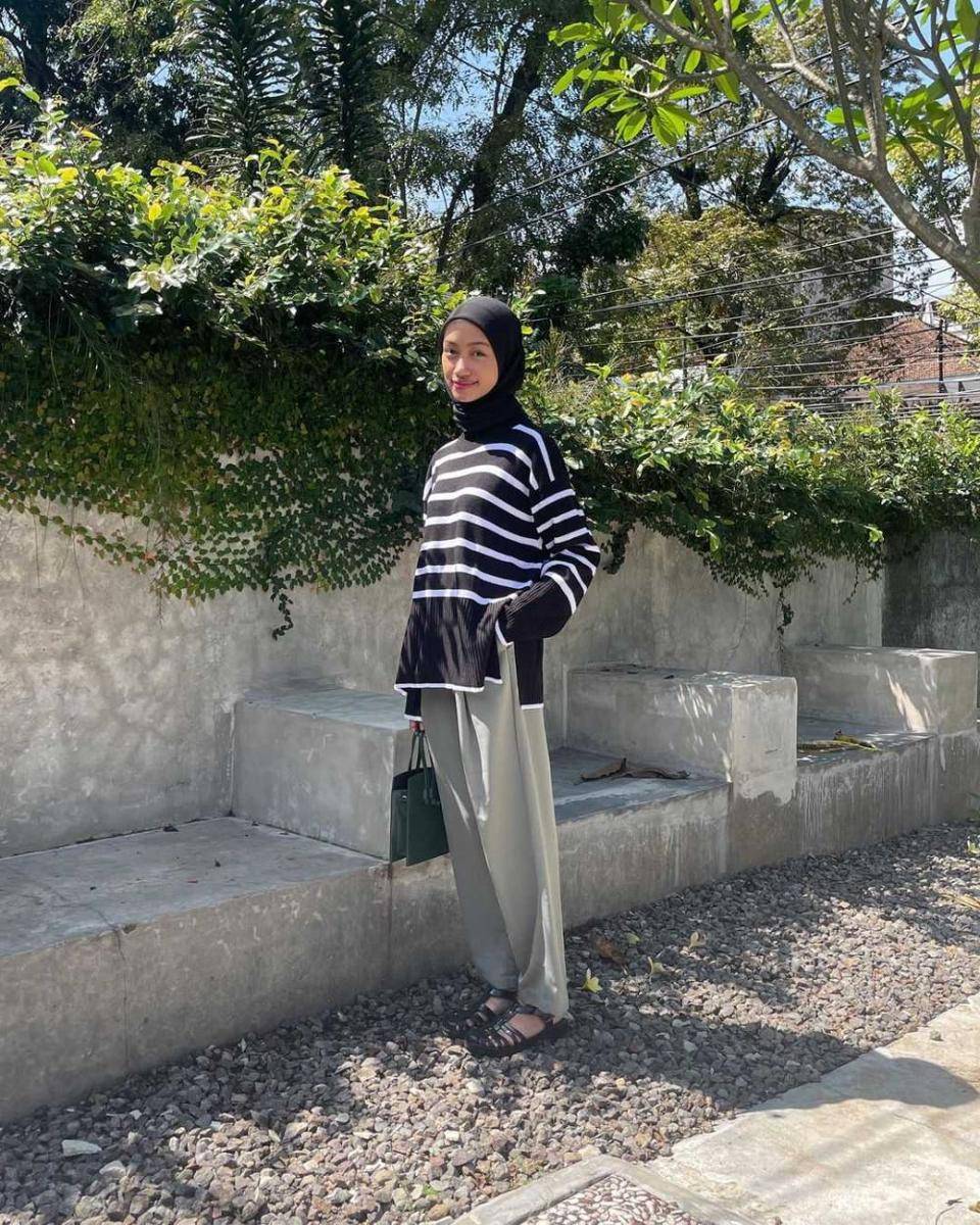 potret OOTD Sweater (instagram.com/kanazhra)