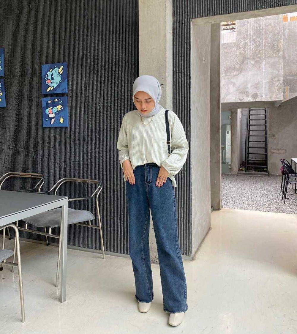 potret Inspirasi OOTD Sweater (instagram.com/nengdewisr)