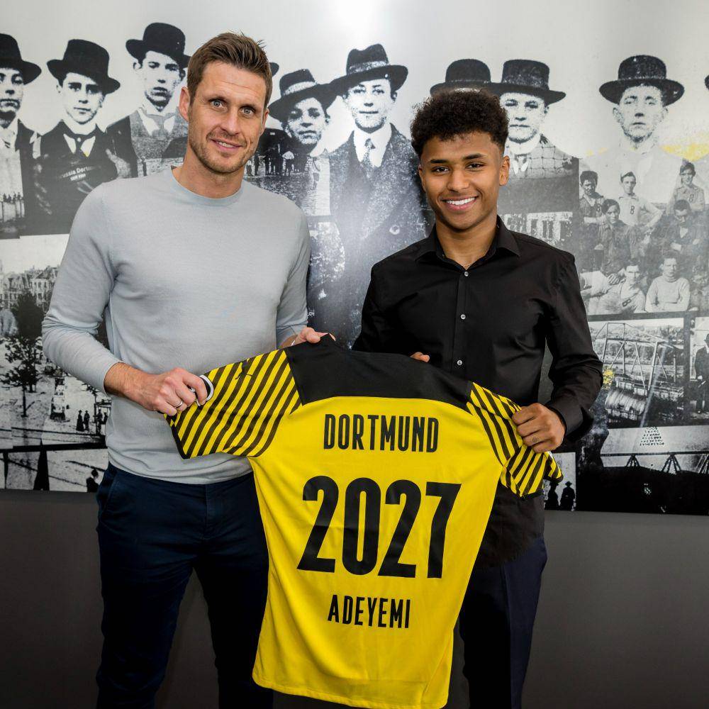 Karim Adeyemi resmi merapat ke Borussia Dortmund. (twitter.com/BlackYellow)