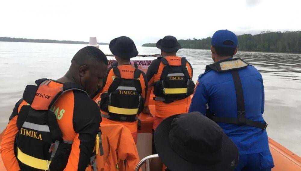 Tim SAR gabungan saat bertolak dari dermaga SAR menuju ke lokasi tenggelamnya KM Usaha Baru dok/IDN Times
