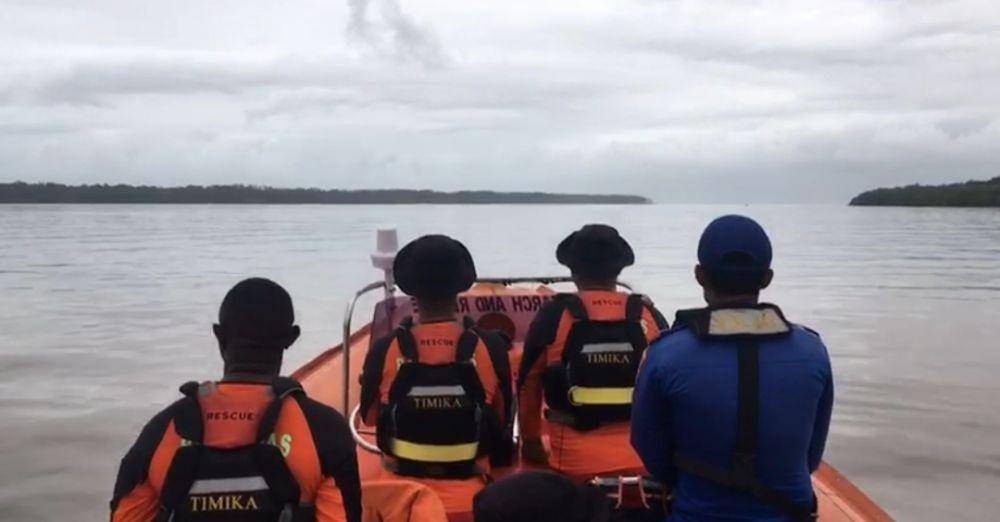 Tim SAR gabungan saat bertolak dari dermaga SAR menuju ke lokasi tenggelamnya KM Usaha Baru dok/IDN Times