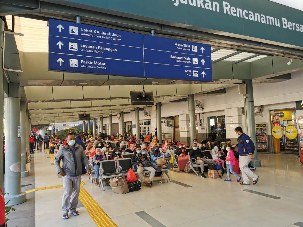 Penumpang kereta diwajibkan terus memakai masker 3 lapis (Dok. KAI)