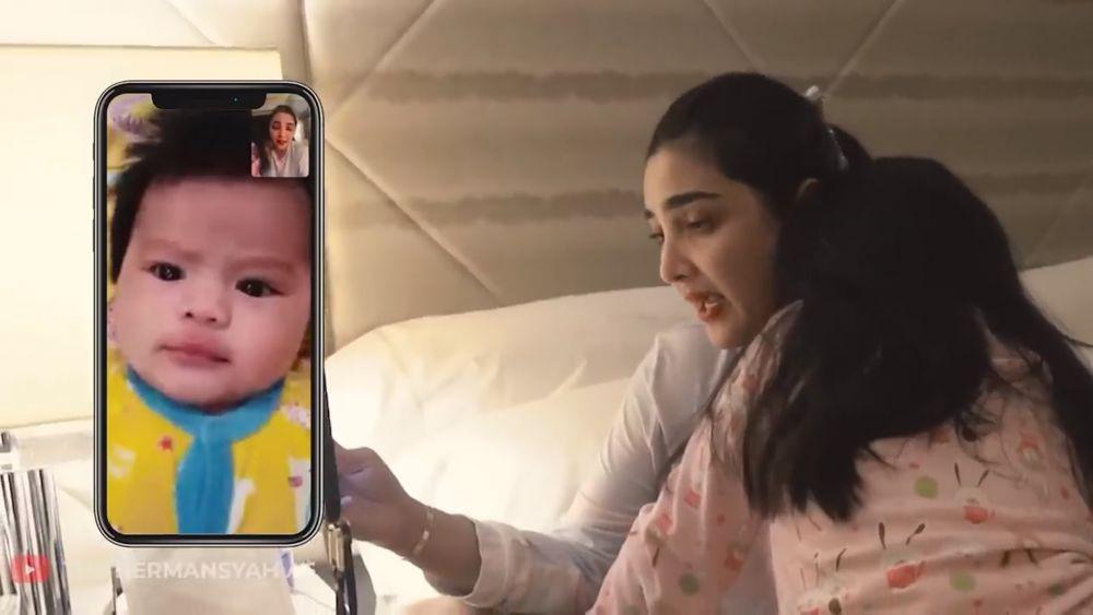 Ashanty beli oleh-oleh untuk Ameena (youtube.com/thehermansyaha6world)