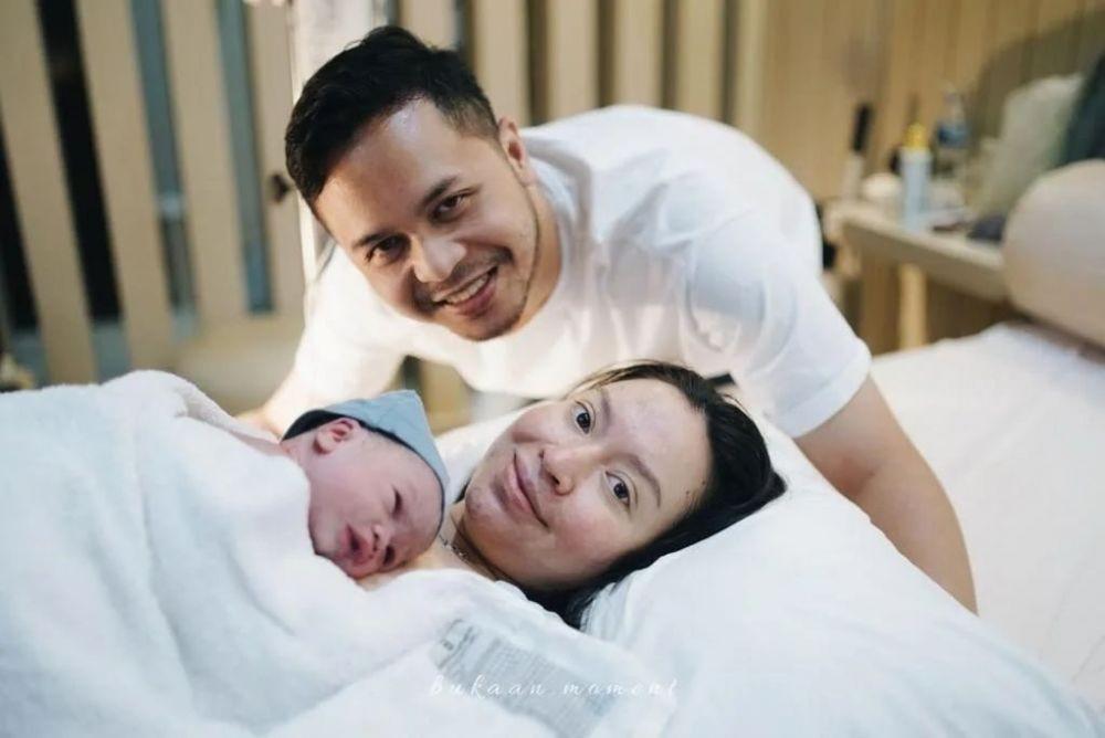 10 Momen Karina Nadila dari Awal Hamil hingga Melahirkan Anak Pertama