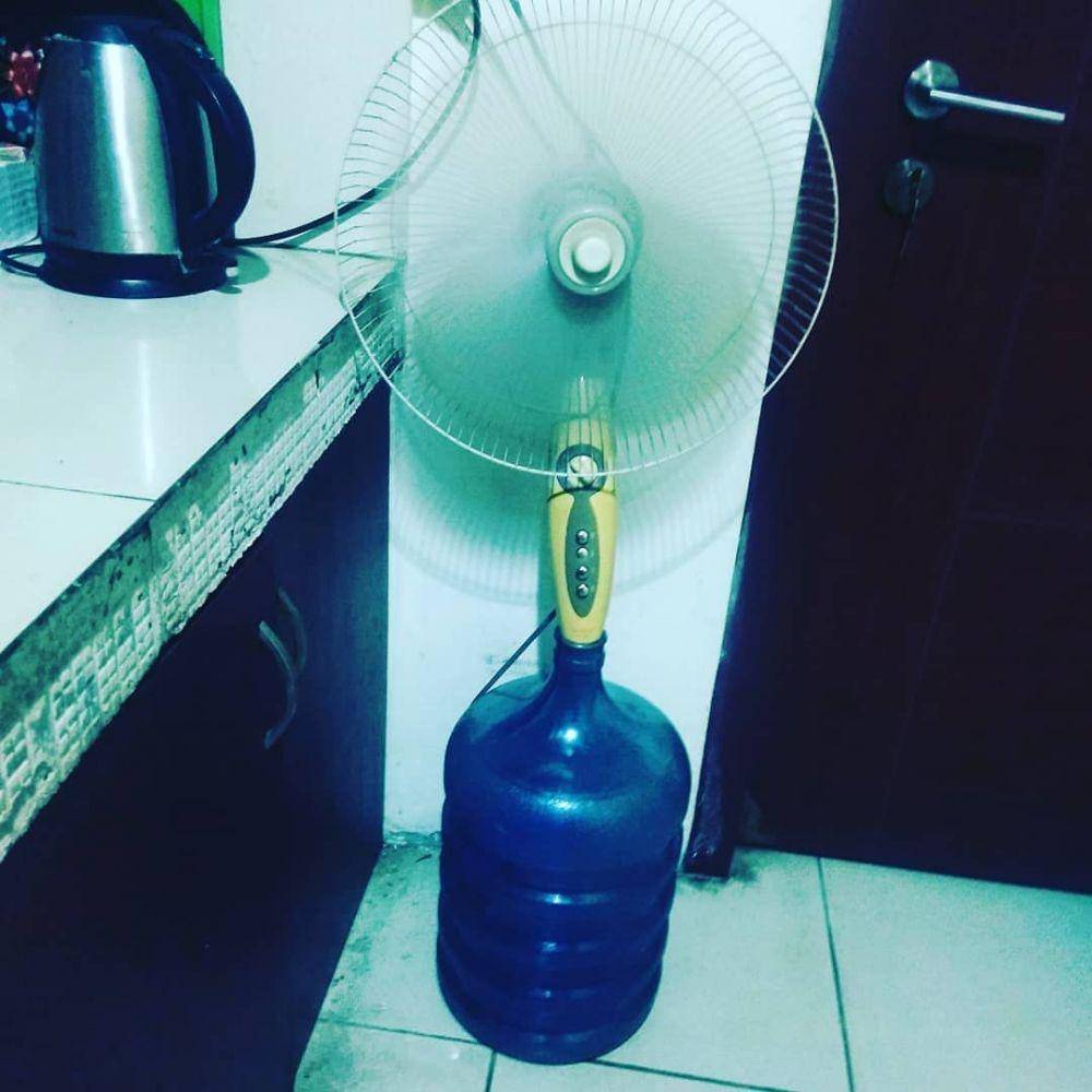 kreasi kocak dari galon bekas (instagram.com/unconditionaldesign)