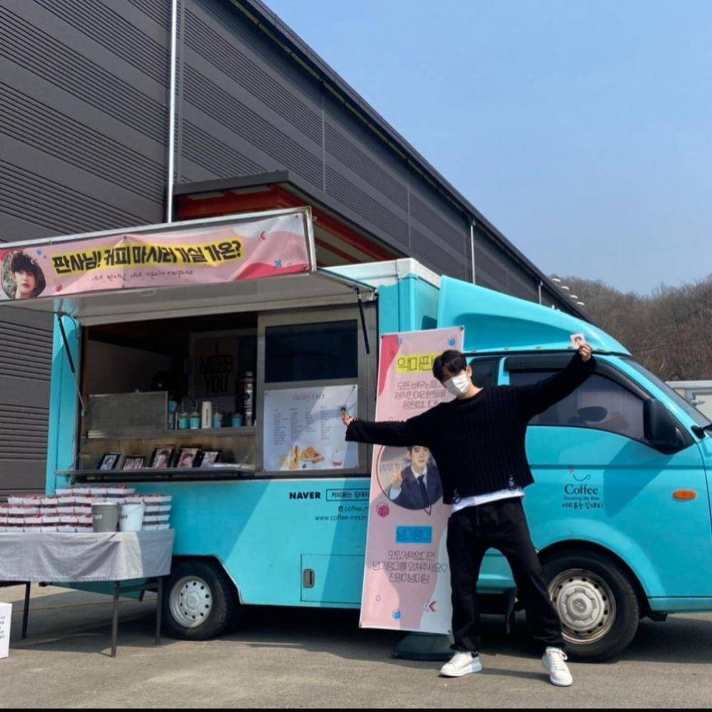 Jinyoung (instagram.com/jinyoung_0922jy/)