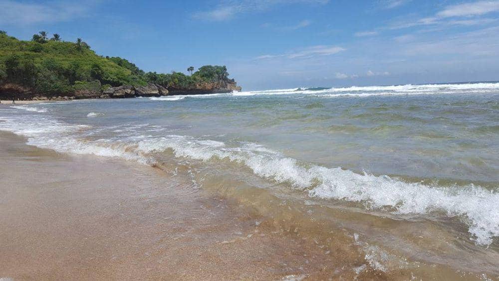 potret Pantai Nganteb (instagram.com/Adeshevtian)