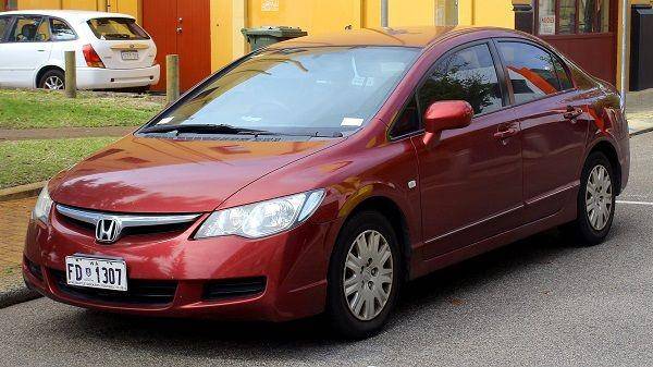 honda civic fd (commons.wikimedia.org)
