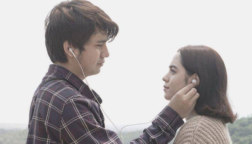 cuplikan adegan Arbani Yasiz dan Yasamin Jasem dalam series 'Cinta di Balik Awan' (instagram.com/arbaniyasiz)