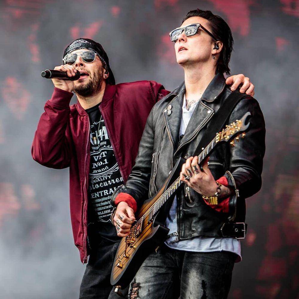 M Shadows dan Synyster Gates (instagram.com/synystergates)