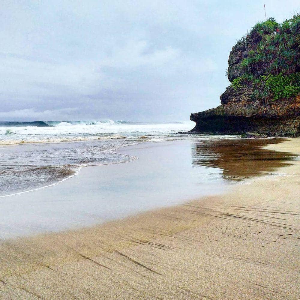 potret Pantai Nganteb (instagram.com/harnik_dy)