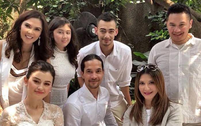 Kedekatan Tamara Bleszynski dan Edward Akbar (instagram.com/tamara bleszynskiofficial)