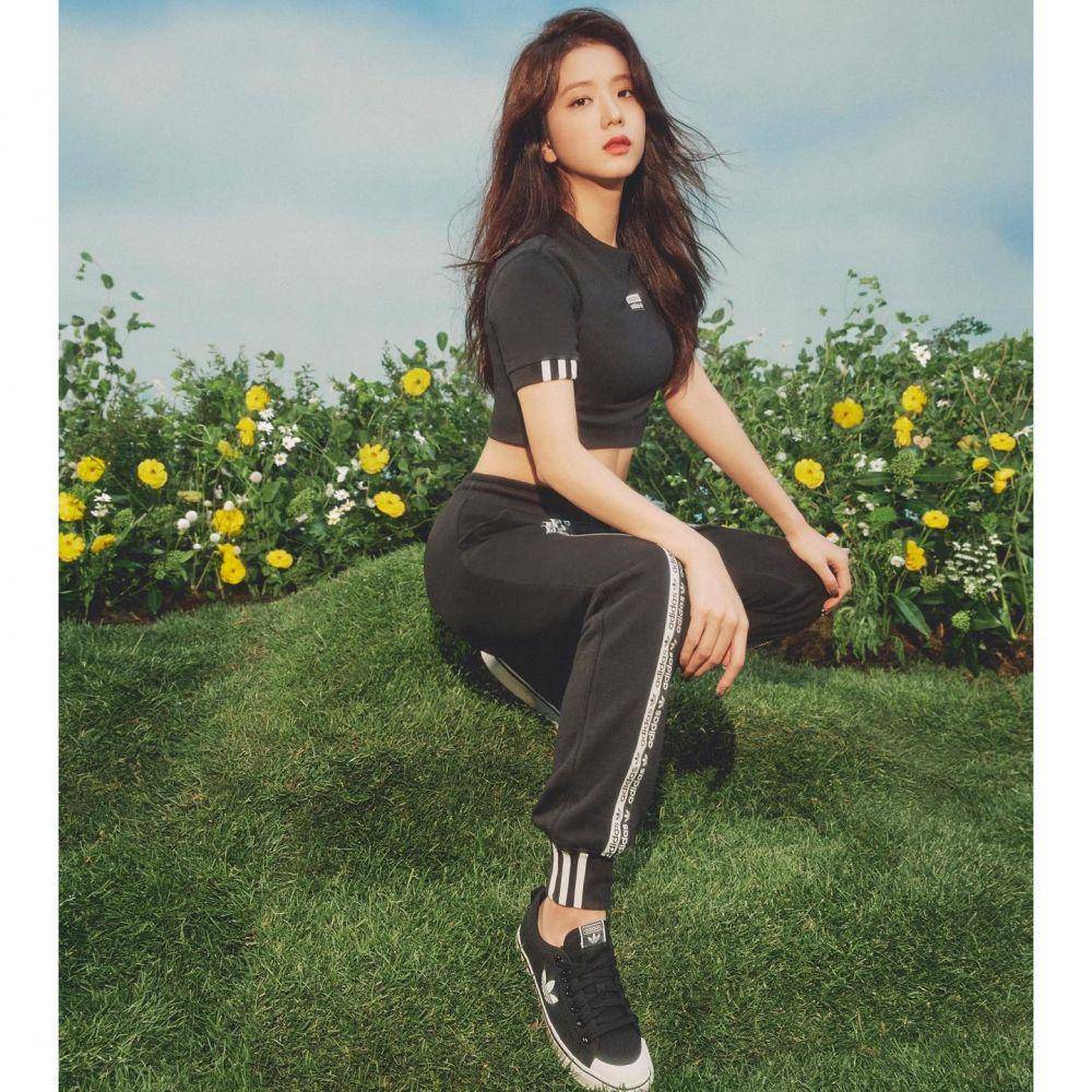 OOTD Cewek Mamba ala Jisoo BLACKPINK (instagram.com/sooyaaa__)