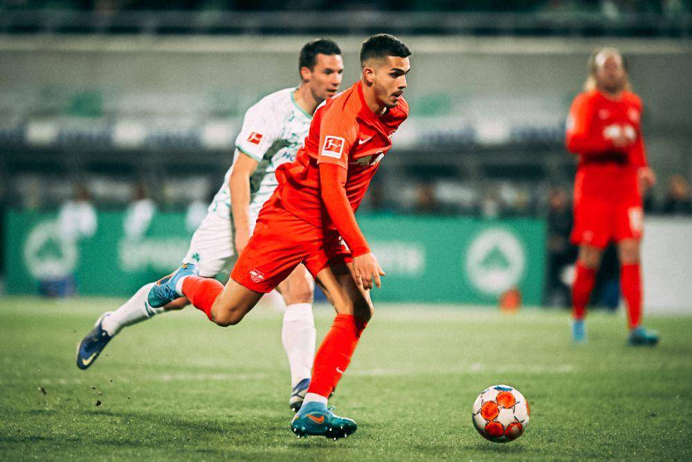 Andre Silva (twitter.com/andrevsilva19)