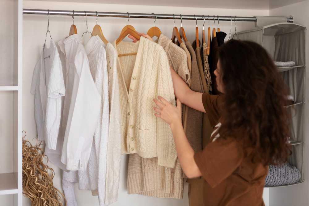ilustrasi capsule wardrobe (freepik.com/Freepik)