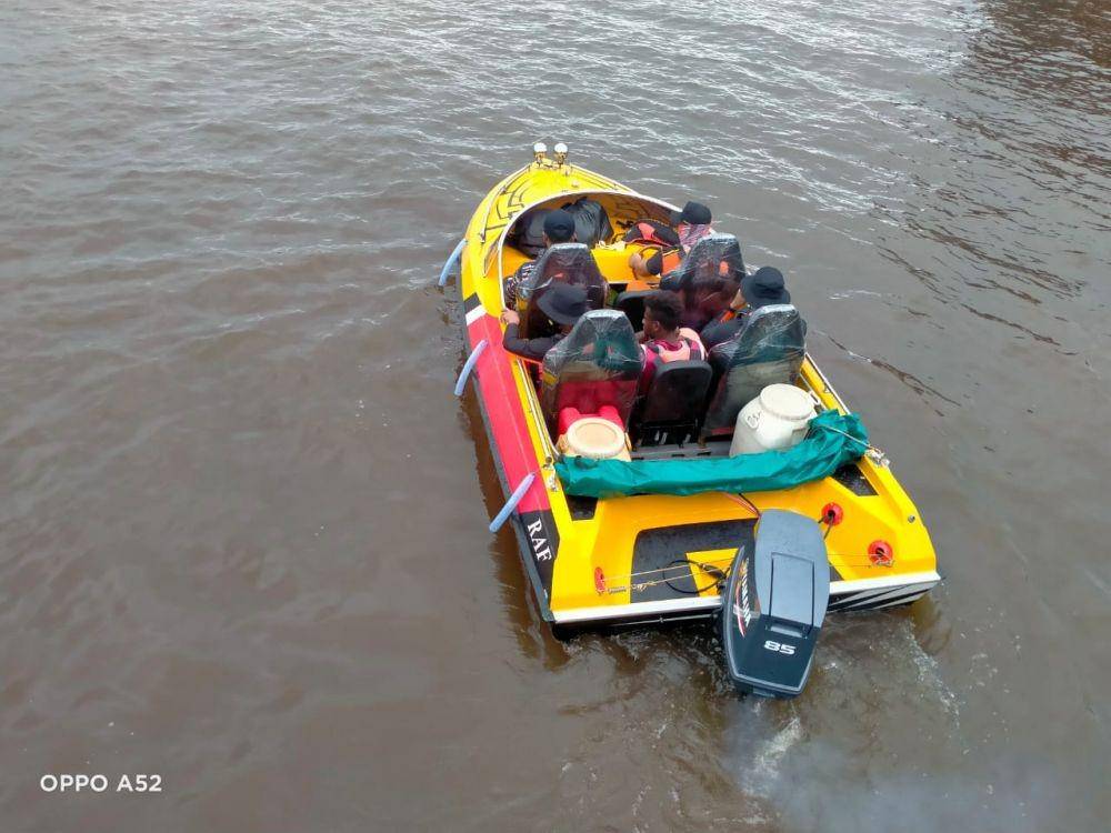 Tim pencarian pos Agats saat bertolak ke lokasi kejadian IDN Times/ Istimewa