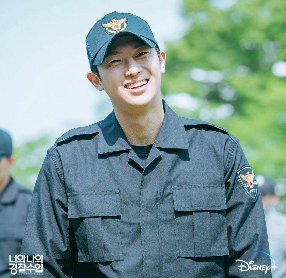 Lee Sin Young di drama Rookie Cops (instagram.com/disneypluskr)