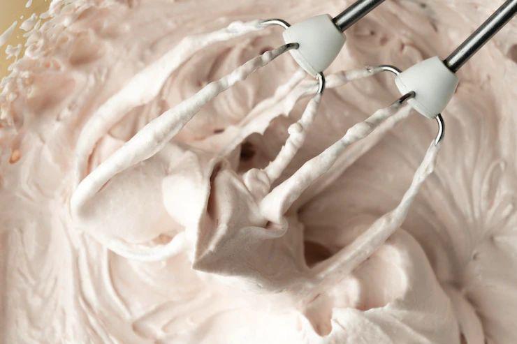 ilustrasi proses pembuatan whipping cream (freepik.com/freepik)