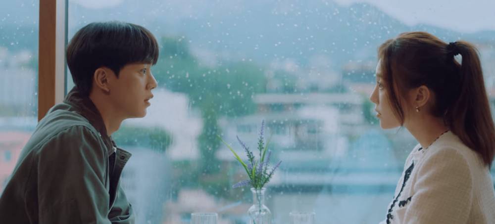 Song Kang dan Yura di drama Forecasting Love and Weather (Dok. Netflix/Forecasting Love and Weather)