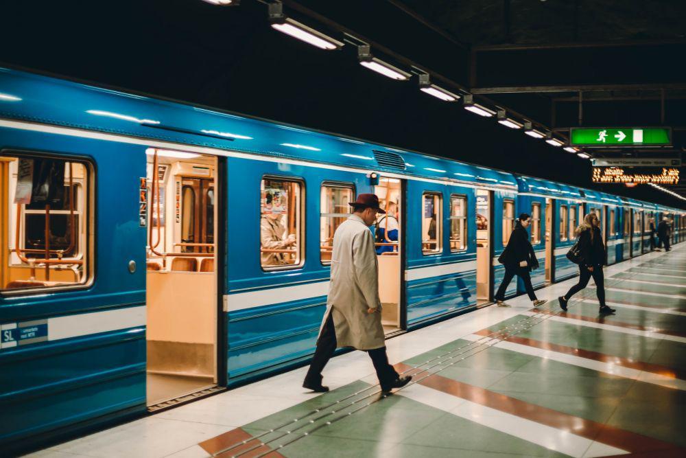 ilustrasi penumpang kereta api (pexels.com/Elena Saharova)