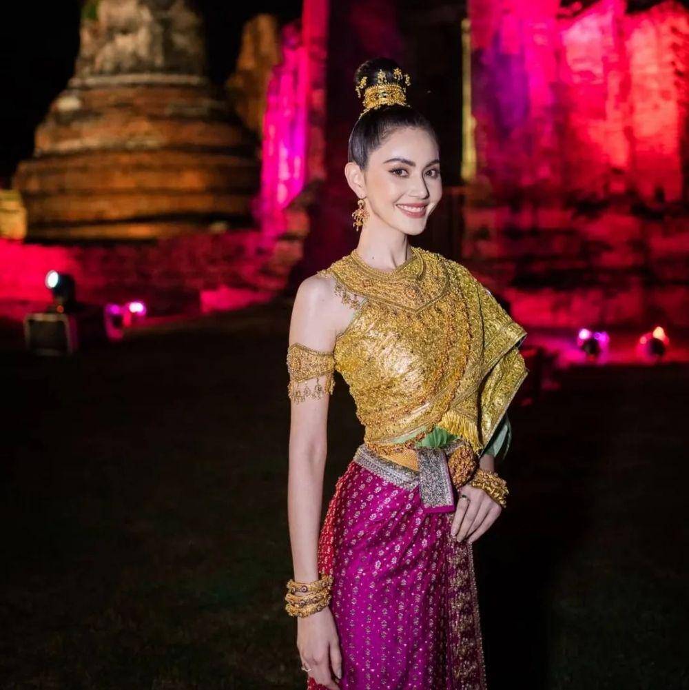 Davika Hoorne (instagram.com/davikah)