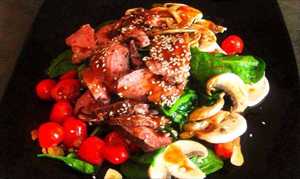 ilustrasi salad bebek bayam (youtube.com/CookinginFinland)