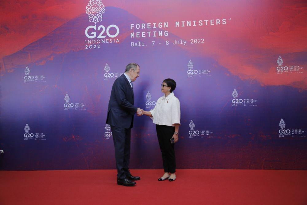 Menteri Luar Negeri Rusia, Sergey Lavrov dan Menteri Luar Negeri RI Retno Marsudi di G20 FMM. (dok. Kemlu RI)
