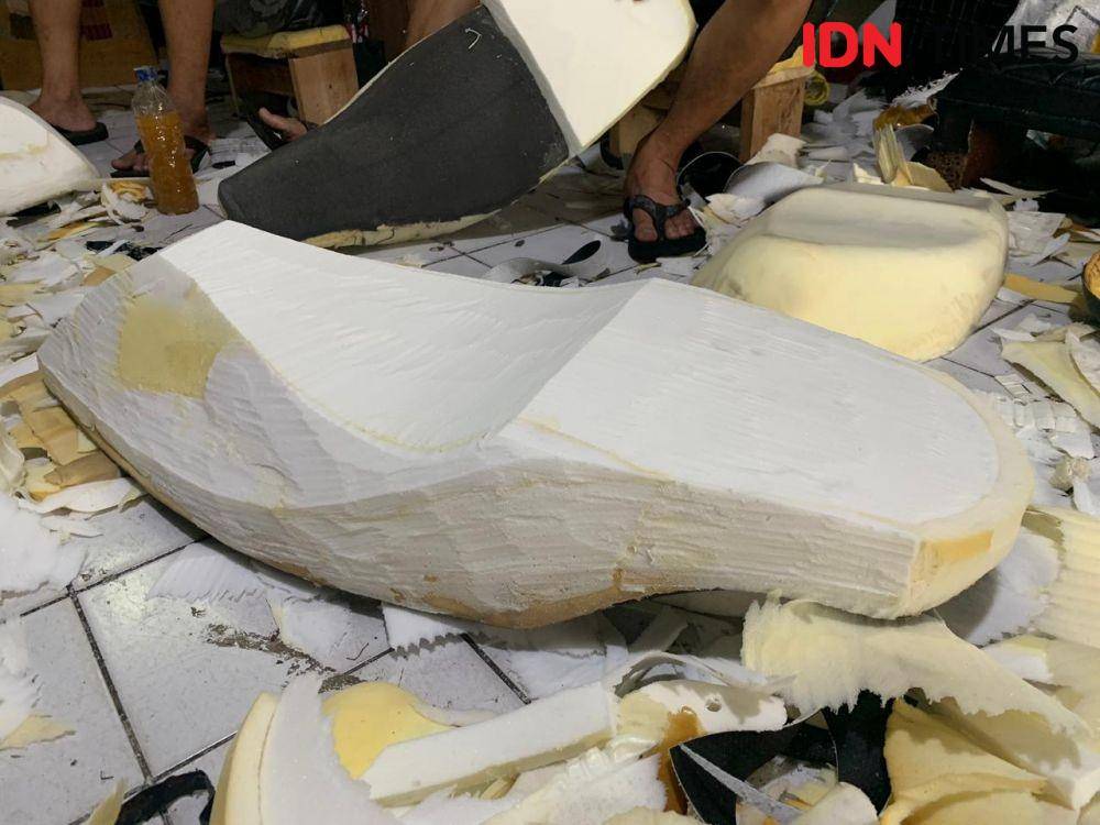 Hasil akhir modifikasi jok dengan busa latex, sebelum kulit jok dipasang (IDN Times/Fadhliansyah)