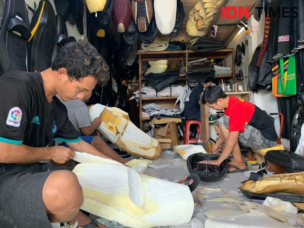 Biaya Pasang Busa Latex di Jok Motor, Mulai Rp150 Ribuan