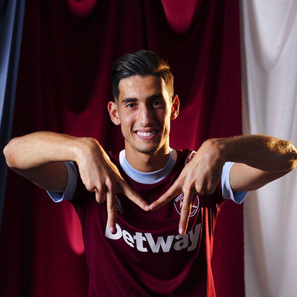 Nayef Aguerd berpose sebagai pemain West Ham United. (instagram.com/nayefaguerd)