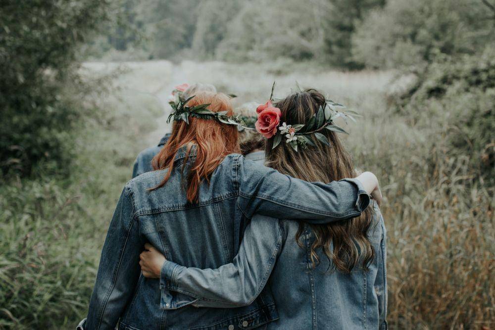 ilustrasi sahabat (unsplash.com/becca tapert)
