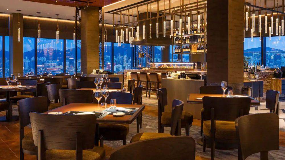 Cruise Restaurant and Bar​ (hyatt.com)