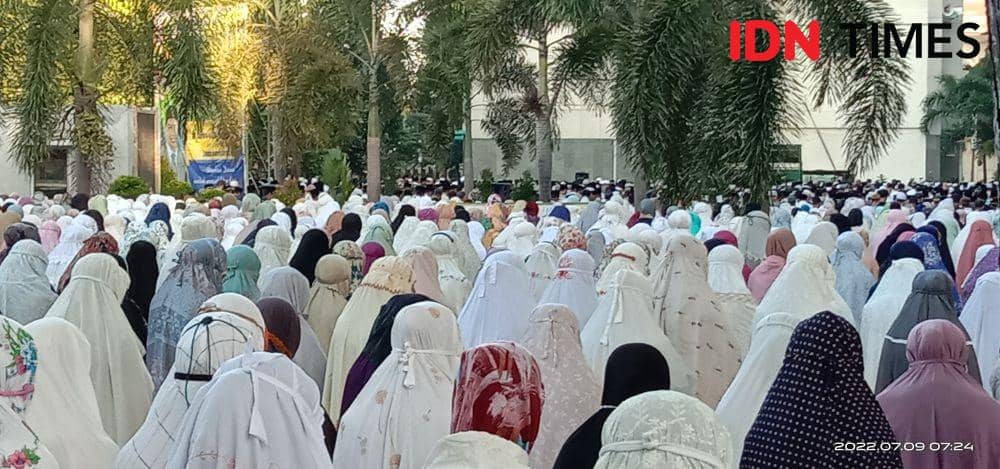 Jemaah salat ied di Kampus UMMAT, Sabtu (9/7/2022). (IDN Times/Muhammad Nasir)
