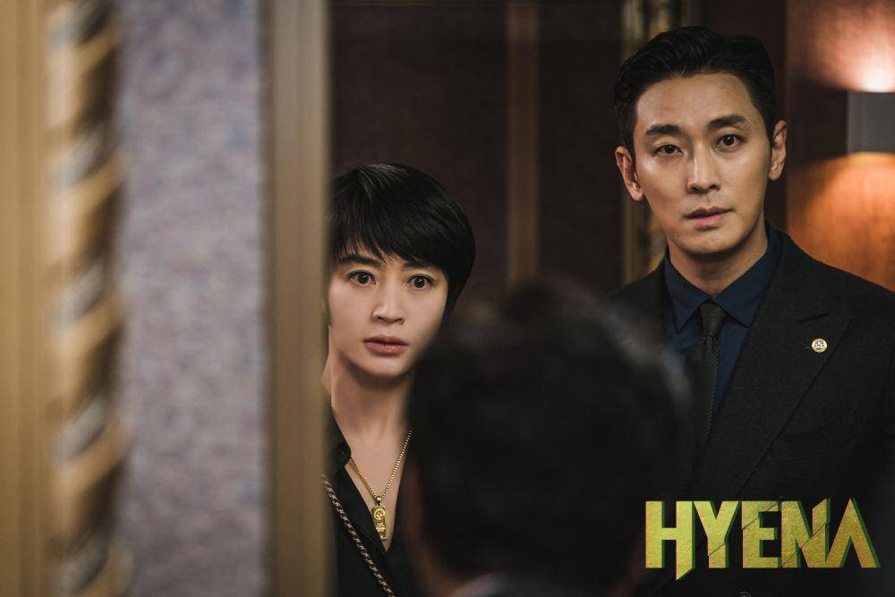 Kim Hye Soo dan Joo Ji Hoon di drama Hyena (dok. SBS/Hyena)