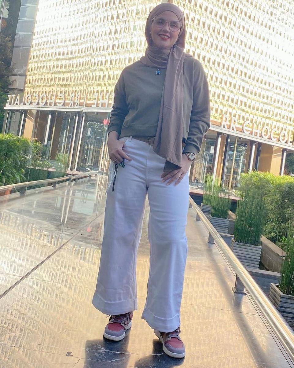 OOTD hijab kasual ala Aldila Jelita (instagram.com/dhila_bekti)
