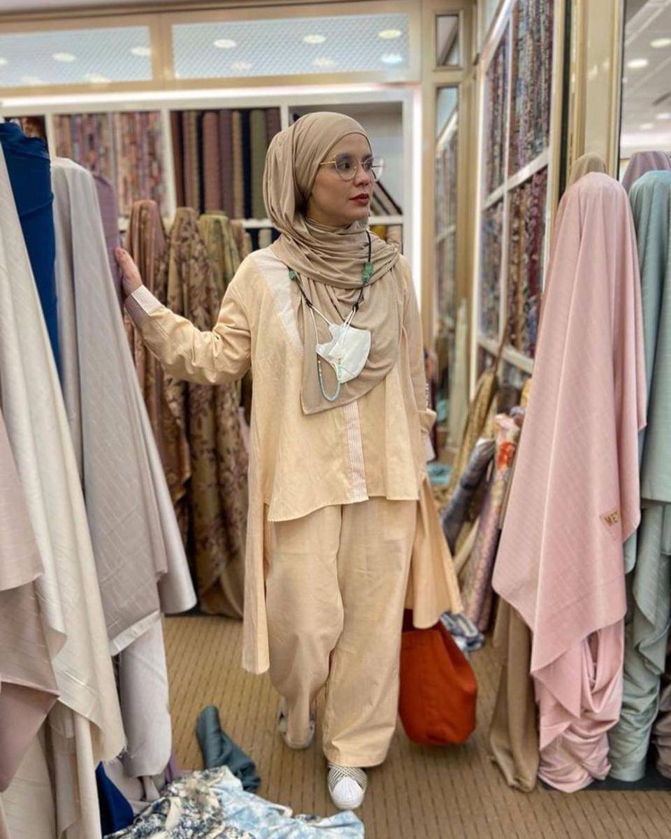 OOTD hijab kasual ala Aldila Jelita (instagram.com/dhila_bekti)