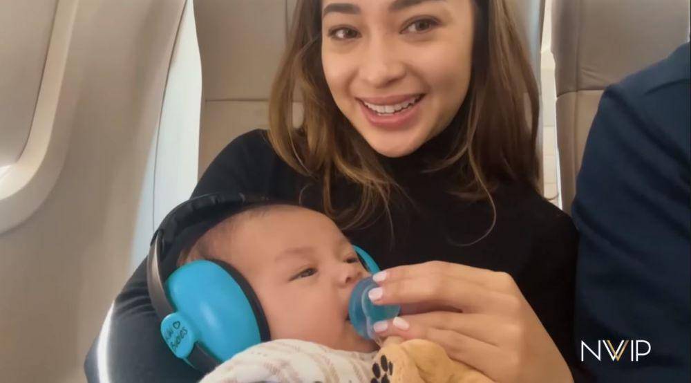 Nikita Willy ajak baby Izz naik pesawat (YouTube.com/Nikita Willy Official)