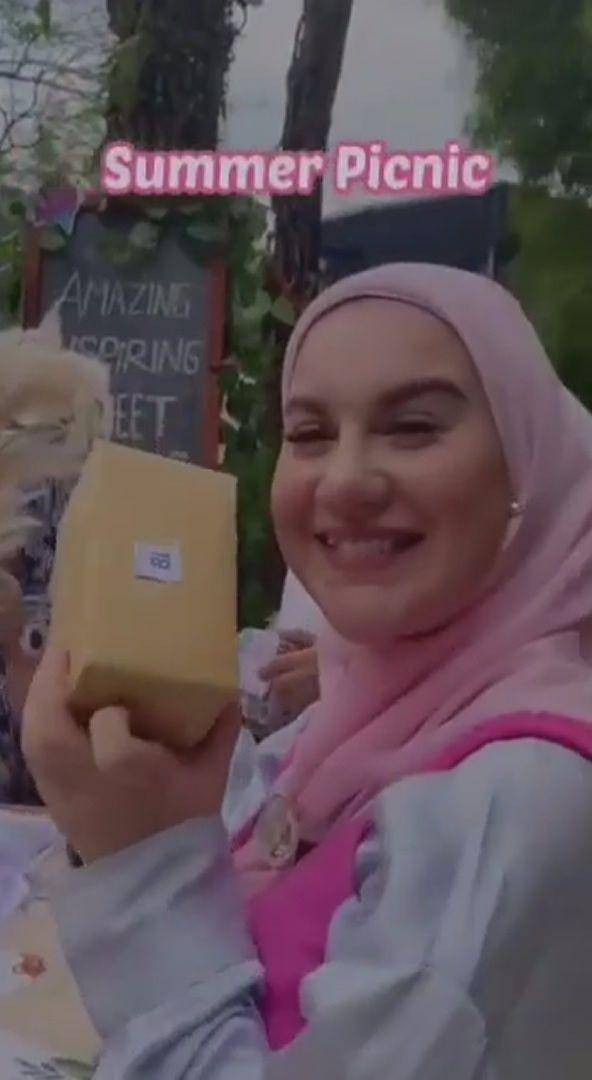 Irish Bella dan Ammar Zoni piknik (instagram.com/aish_airrach)
