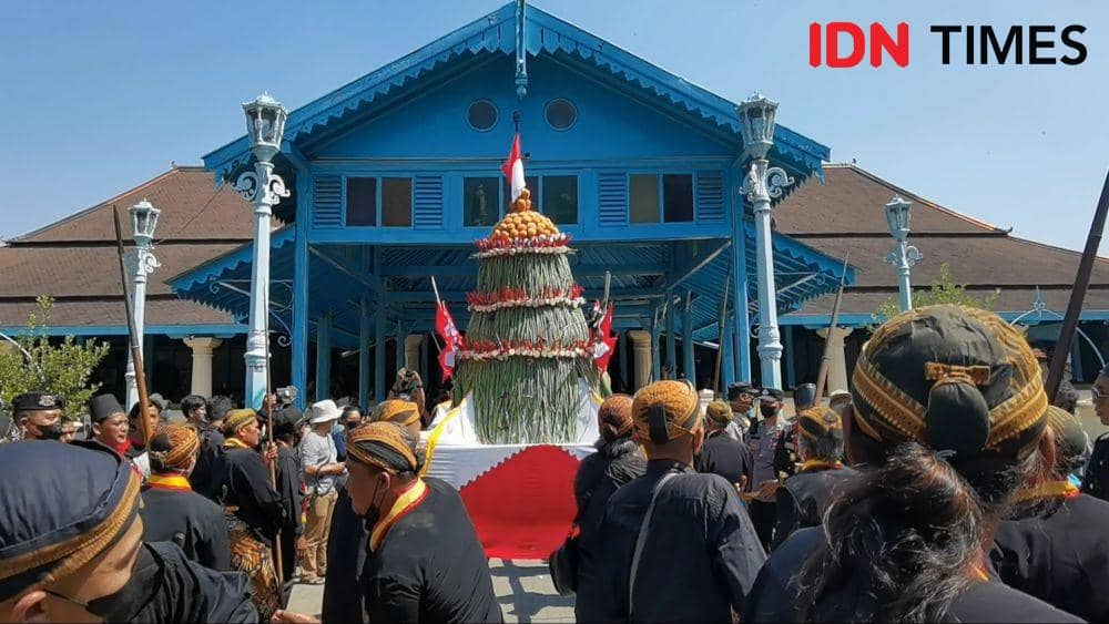 Tradisi Grebeg Besar di Keraton Surakarta. (IDN Times/Larasati Rey)