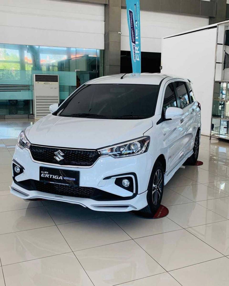 Suzuki Ertiga Hybrid (instagram.com/hanisiro_suzukibali)