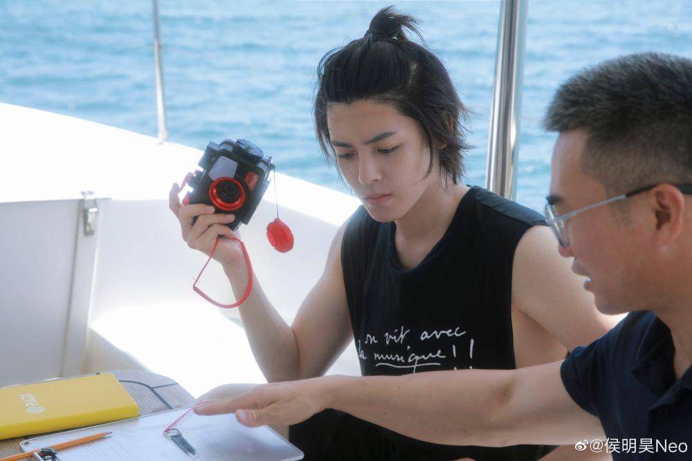 Hou Minghao (weibo.com/侯明昊Neo)