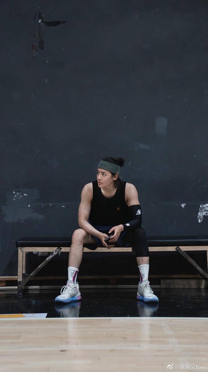 Hou Minghao (weibo.com/侯明昊Neo)