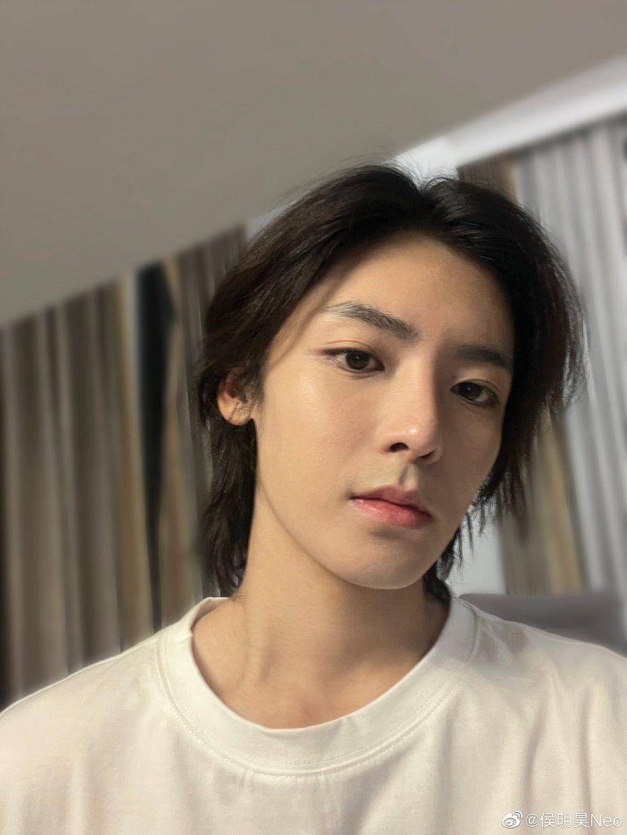 Hou Minghao (weibo.com/侯明昊Neo)
