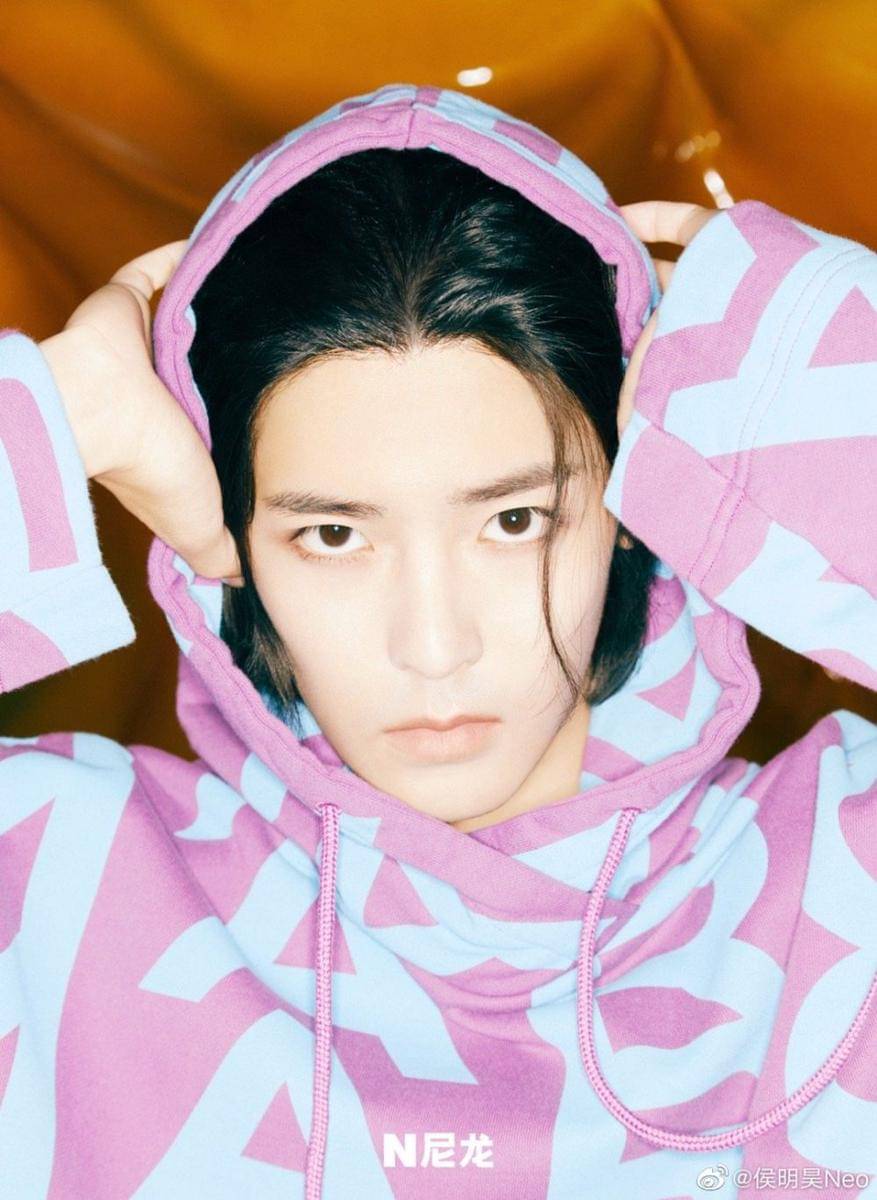 Hou Minghao (weibo.com/侯明昊Neo)