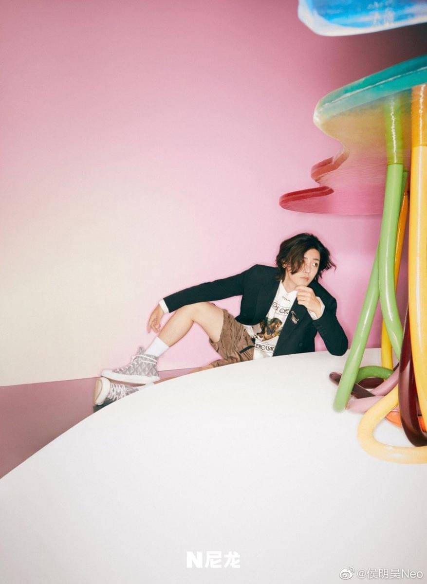 Hou Minghao (weibo.com/侯明昊Neo)